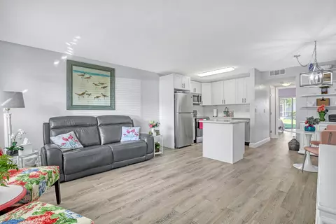 3280 Cynthia Ln #109, Lake Worth Beach, FL 33461