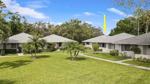 826 Club Dr, Palm Beach Gardens, FL 33418