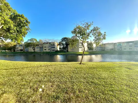 6300 NW 62nd #110, Tamarac, FL 33319