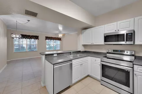 577 SE Prescott, Stuart, FL 34994