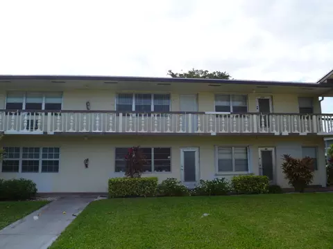 63 Waltham C, West Palm Beach, FL 33417