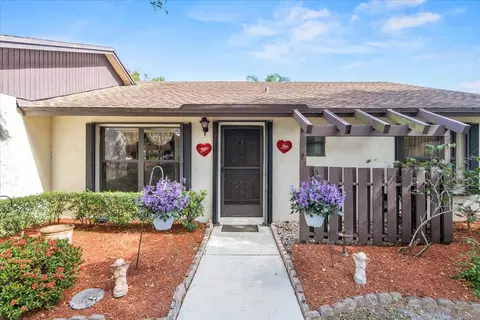 72 Via De Casas Norte N, Boynton Beach, FL 33426
