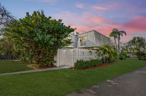 141 E Riverside Dr #11B, Jupiter, FL 33469