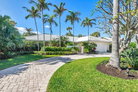 185 Shelter Ln, Jupiter Inlet Colony, FL 33469