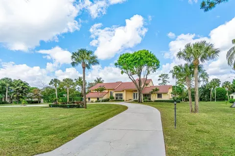 13679 Greentree Trl, Wellington, FL 33414