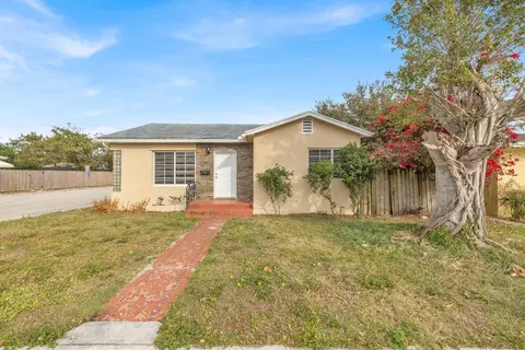 632 N M, Lake Worth Beach, FL 33460