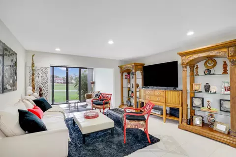 7896 Eastlake Dr #21-A, Boca Raton, FL 33433