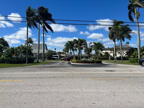 2682 S Garden Dr #103, Lake Worth, FL 33461