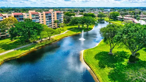 26 Abbey Ln #305, Delray Beach, FL 33446
