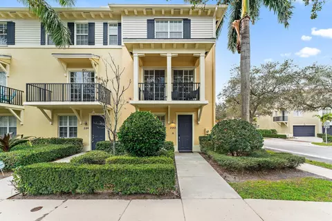 290 Quarry Knoll Way, Jupiter, FL 33458