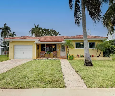 215 N 31st Ct, Hollywood, FL 33021