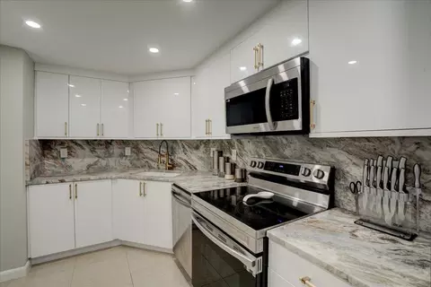 2000 Presidential Way #505, West Palm Beach, FL 33401