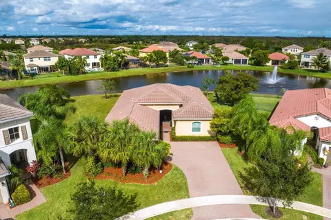 3033 Strada Ct, Royal Palm Beach, FL 33411