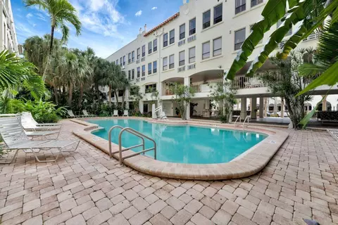 235 Sunrise #2017, Palm Beach, FL 33480