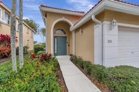 12486 Crystal Pointe Dr #201, Boynton Beach, FL 33437