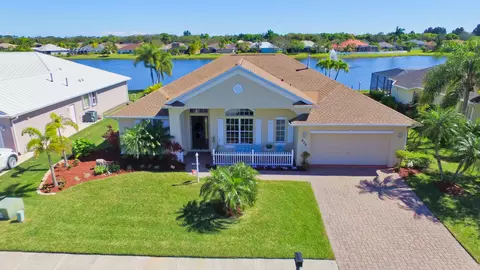 830 Sarina SW, Vero Beach, FL 32968