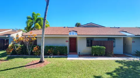 221 Meadows, Boynton Beach, FL 33436