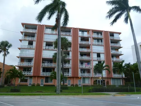 15 S Golfview Rd #503, Lake Worth Beach, FL 33460