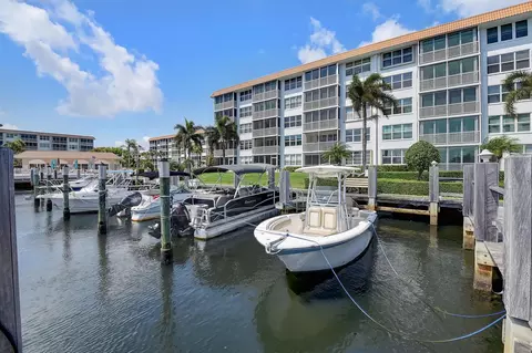 921 Gardenia Dr #271, Delray Beach, FL 33483