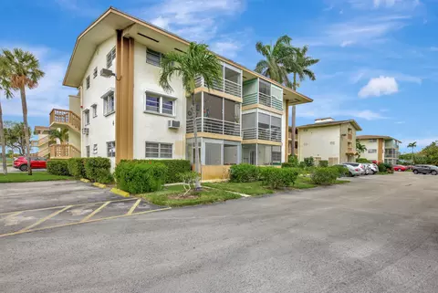 17090 NE 14th Ave #101, North Miami Beach, FL 33162