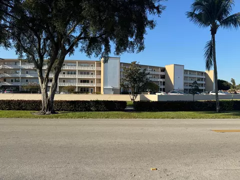 123 Dover B, West Palm Beach, FL 33417