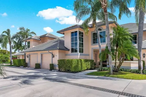 196 Orange Tree Dr, Atlantis, FL 33462