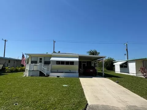 7298 SE Swan Ave, Hobe Sound, FL 33455