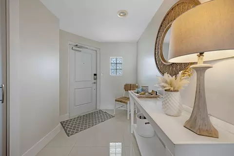 17050 N Bay #1206, Sunny Isles Beach, FL 33160
