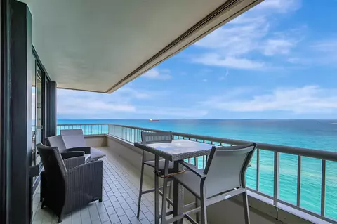 5250 N Ocean Dr #PHN, Singer Island, FL 33404
