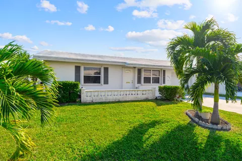 2096 SW 13th Way, Boynton Beach, FL 33426