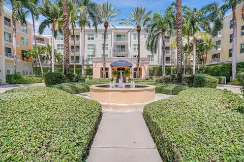 802 W Windward Way #PH10, Lantana, FL 33462