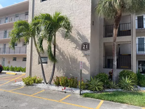 725 Lori Dr #202, Palm Springs, FL 33461
