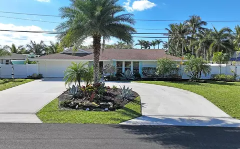 11 River Dr, Tequesta, FL 33469