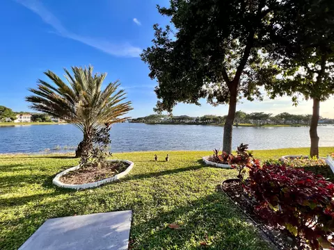 134 Stratford J, West Palm Beach, FL 33417