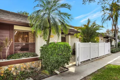 3292 Carambola Cir S, Coconut Creek, FL 33066