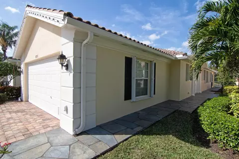 8205 Quito Pl, Wellington, FL 33414