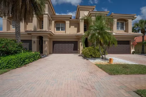 211 Catania Way, Royal Palm Beach, FL 33411