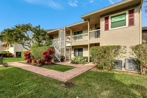 13 Eastgate Dr #D, Boynton Beach, FL 33436