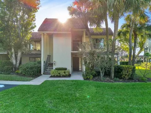 5757 Fairway Park Ct #105, Boynton Beach, FL 33437