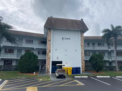 2100 Springdale #209, Palm Springs, FL 33461
