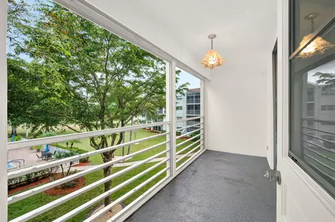 3286 Arcara Way #308, Lake Worth, FL 33467