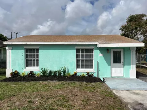 212 SW 11th Ave, Delray Beach, FL 33444