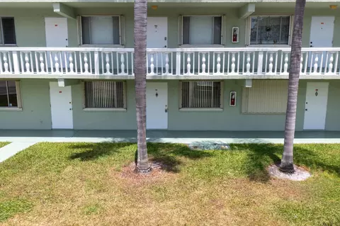 3000 Springdale Blvd #V116, Palm Springs, FL 33461