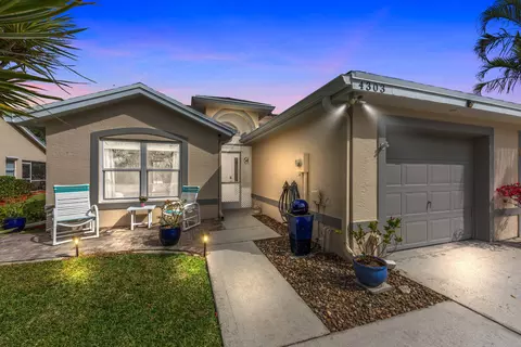 4303 SE Brittney Cir, Port Saint Lucie, FL 34952