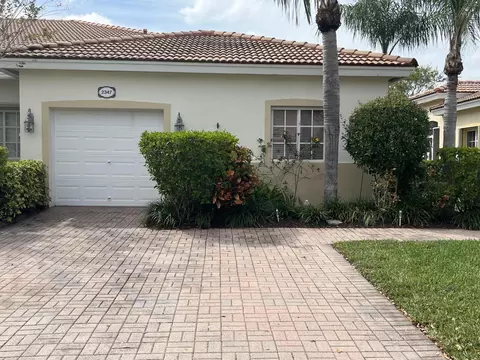 2347 Windjammer Way, West Palm Beach, FL 33411
