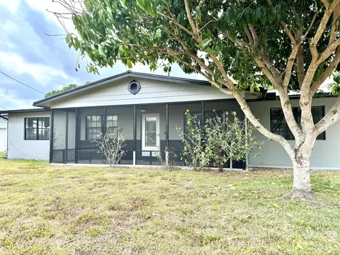 1202 SE 8th Dr, Okeechobee, FL 34974