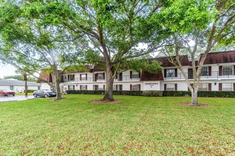 10040 N Meridian Way #201, Palm Beach Gardens, FL 33410