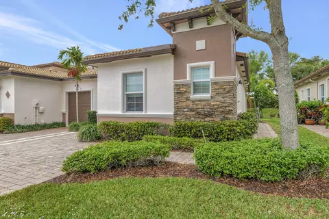 14895 Amerina Way, Delray Beach, FL 33446