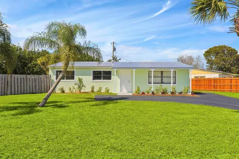 9105 Reed Dr, Palm Beach Gardens, FL 33410