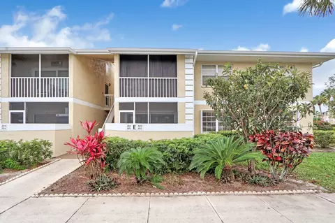 1537 SE Royal Green Cir #101, Port Saint Lucie, FL 34952